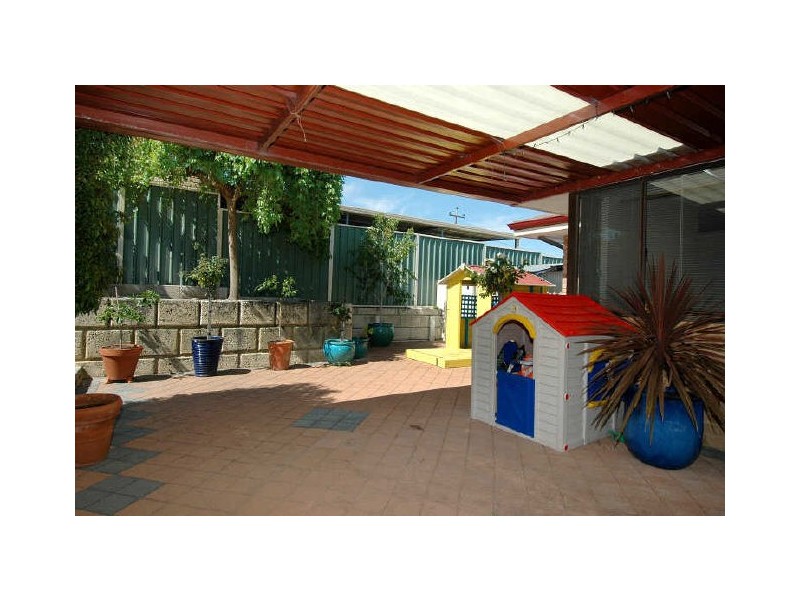 61 Highclere Blv, Marangaroo WA 6064