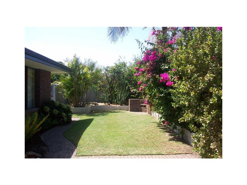 27 Durban Crescent, Kingsley WA 6026