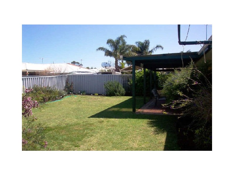 5 Masters Place, Marangaroo WA 6064