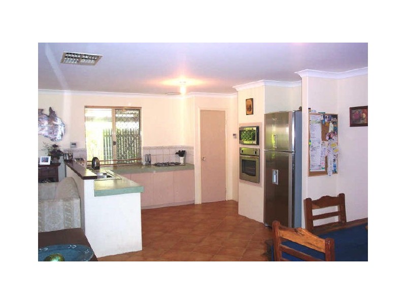 5 Masters Place, Marangaroo WA 6064