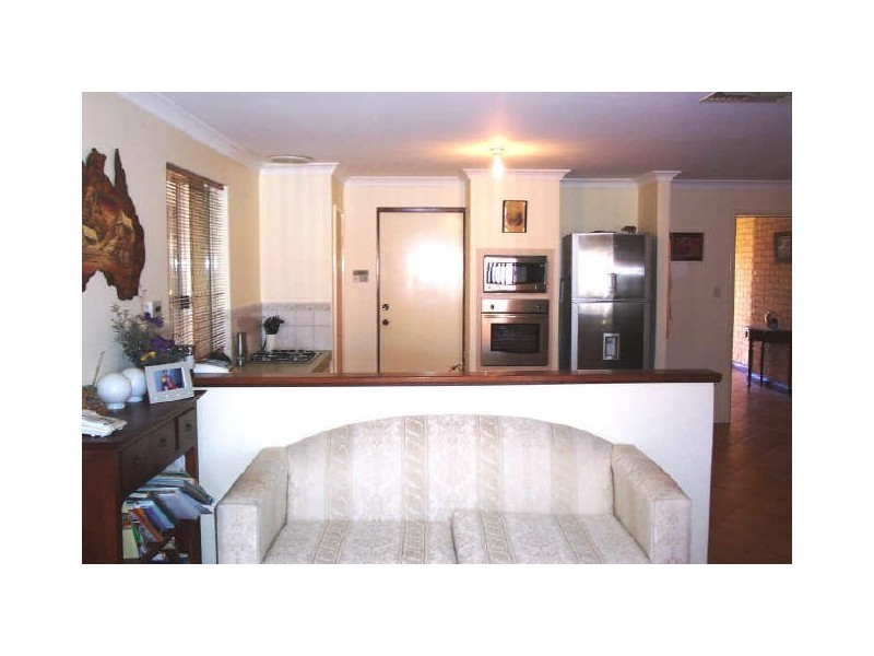 5 Masters Place, Marangaroo WA 6064