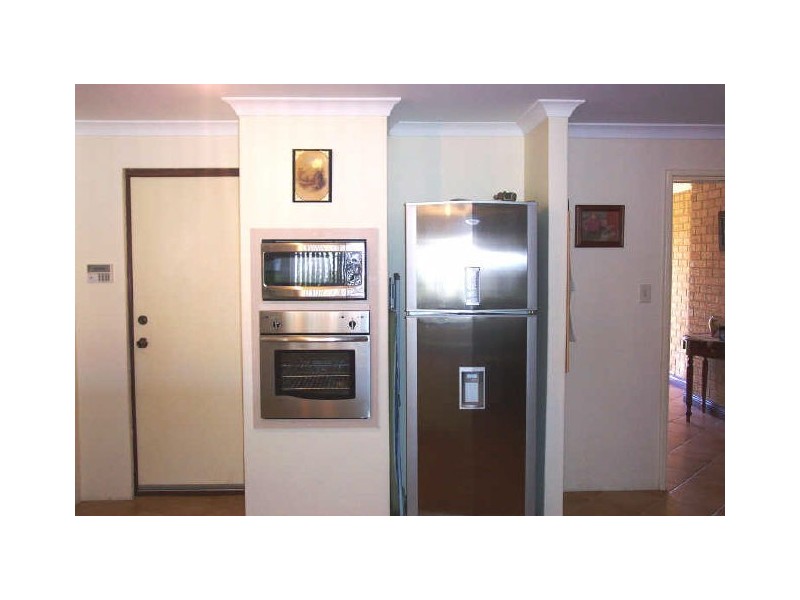 5 Masters Place, Marangaroo WA 6064