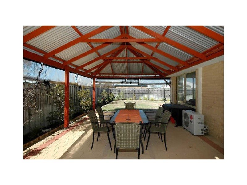 5 Carinta Court, Ellenbrook WA 6069