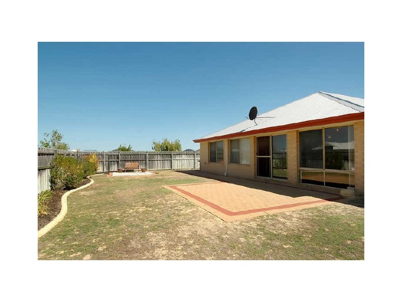 5 Carinta Court, Ellenbrook WA 6069