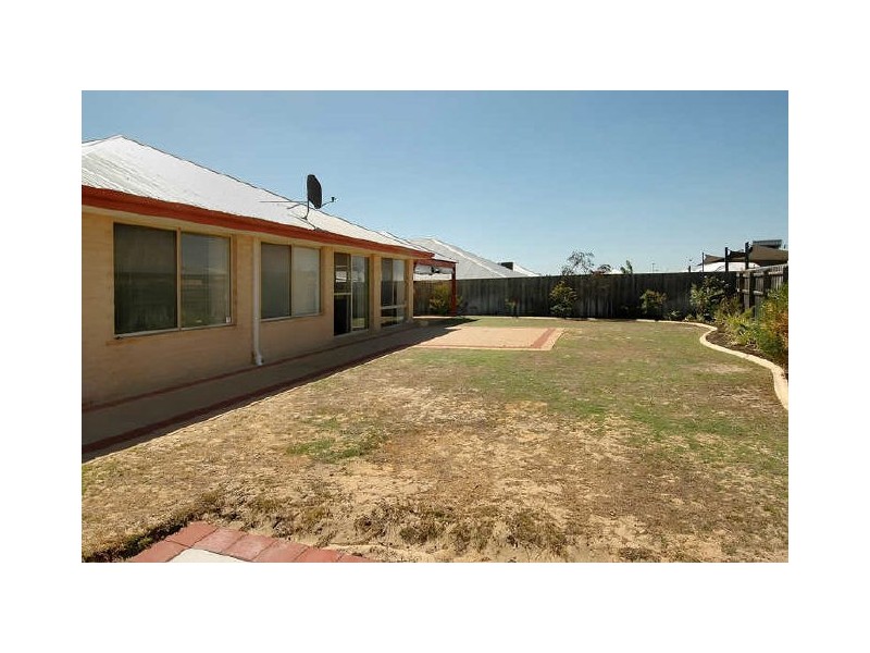 5 Carinta Court, Ellenbrook WA 6069