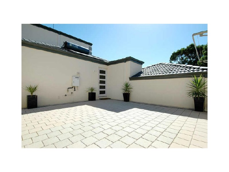 18 Chesterfield Ave, Hocking WA 6065