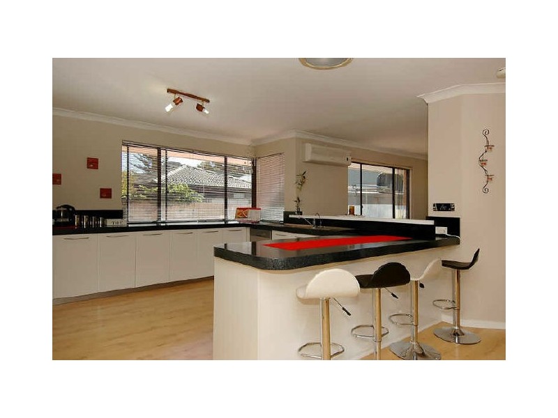 17 Captain Court, Heathridge WA 6027