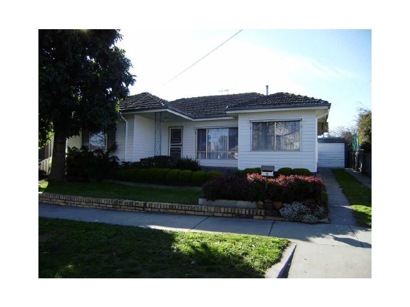 8 Fifth Avenue, White Hills VIC 3550