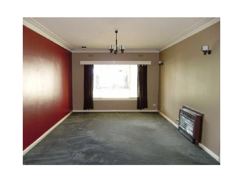 8 Fifth Avenue, White Hills VIC 3550