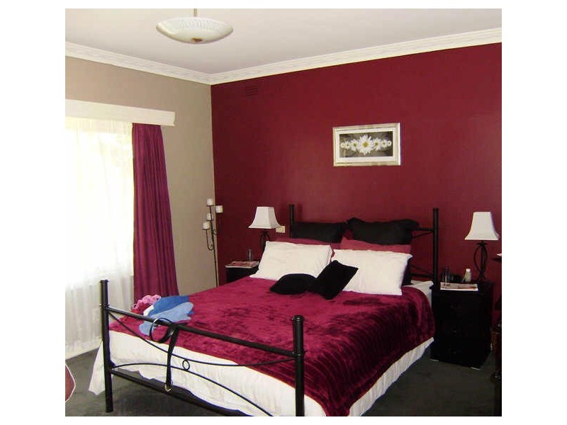 8 Fifth Avenue, White Hills VIC 3550