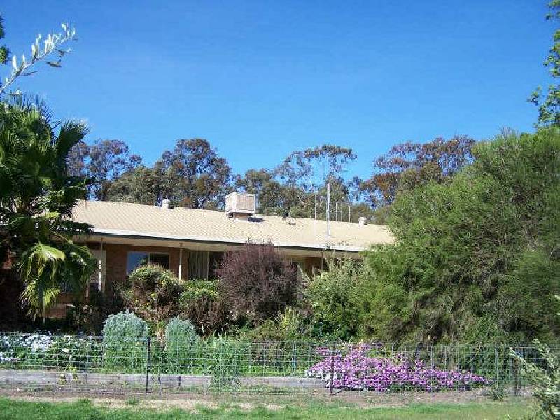 6 Midson Street, Maiden Gully VIC 3551