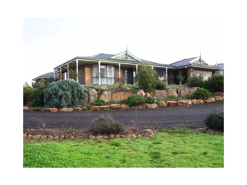 20 Kathleen Terrace, Maiden Gully VIC 3551