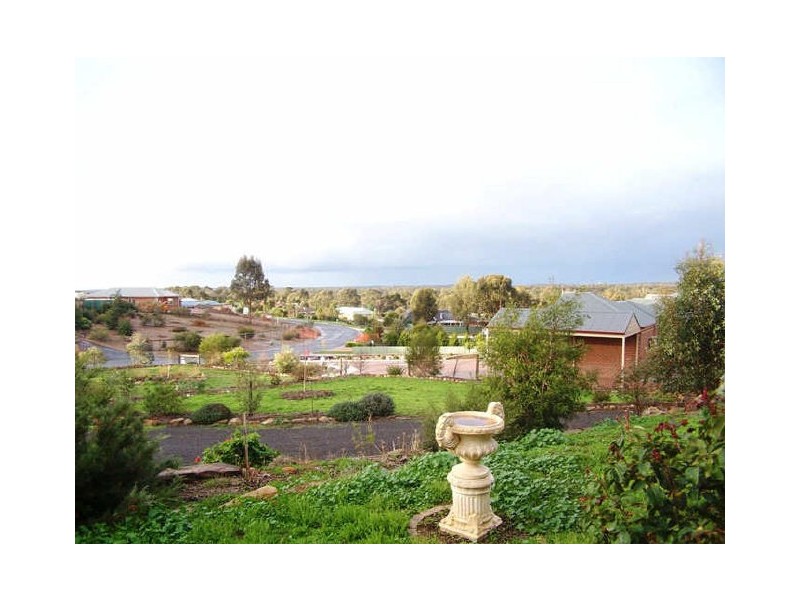 20 Kathleen Terrace, Maiden Gully VIC 3551