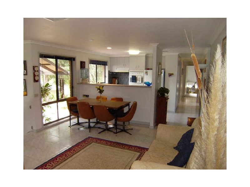 5 Sherwood Drive, Flora Hill VIC 3550