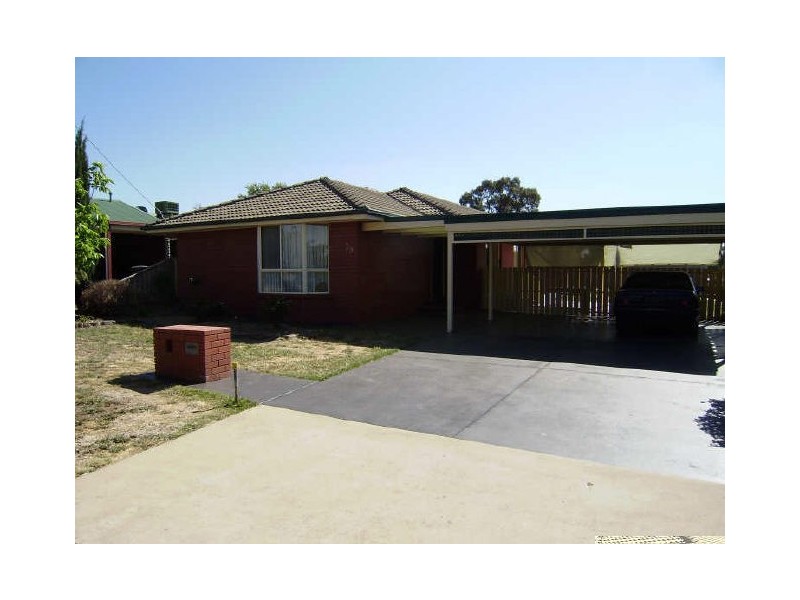 39 Powells Avenue, Strathdale VIC 3550