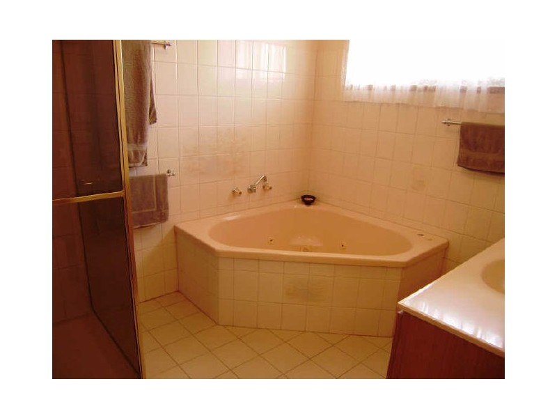 105 Symonds Street, Golden Square VIC 3555