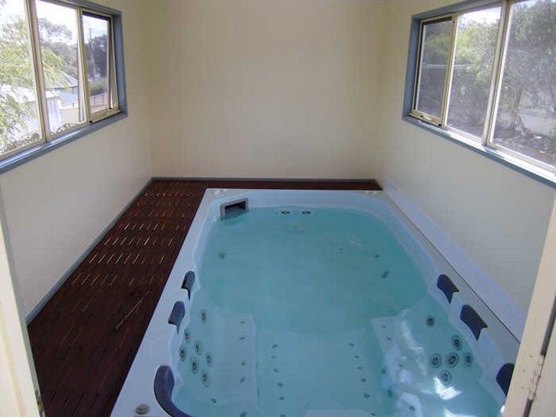 42 Curnow Street, Golden Square VIC 3555