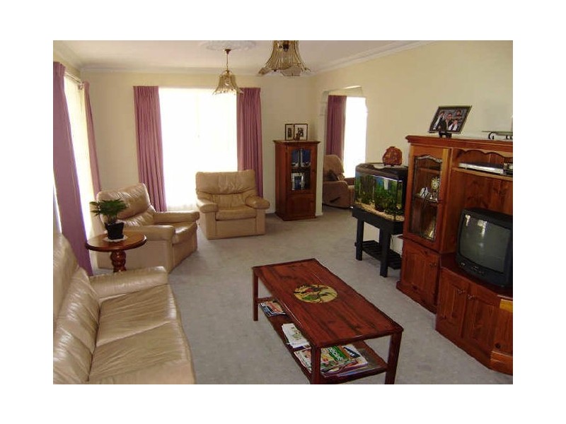 5 Proud Terrace, Flora Hill VIC 3550