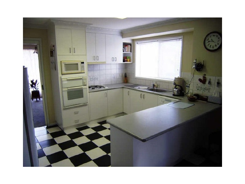 5 Proud Terrace, Flora Hill VIC 3550