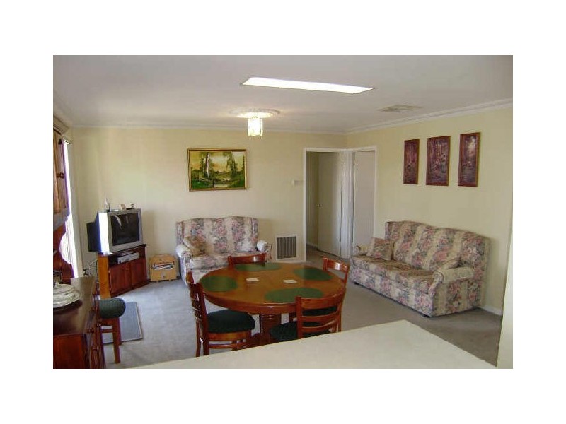 5 Proud Terrace, Flora Hill VIC 3550