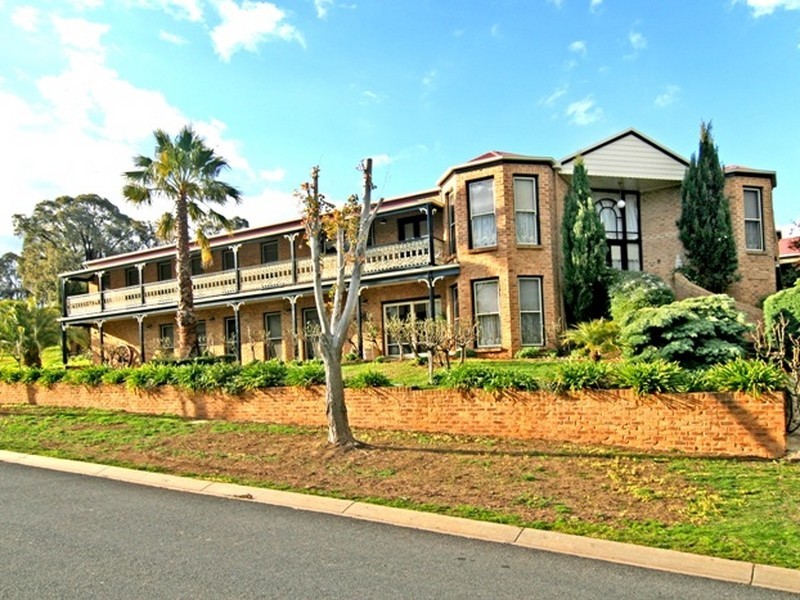 10 Roslyn Court, Strathdale VIC 3550