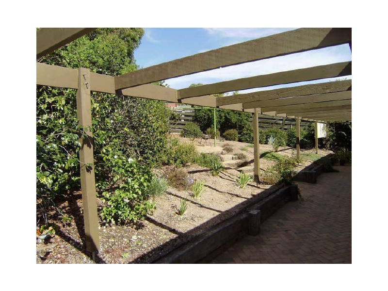 4 Tenzing Court, Strathdale VIC 3550