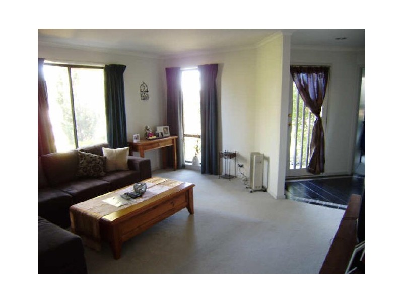 15 Proud Terrace, Flora Hill VIC 3550