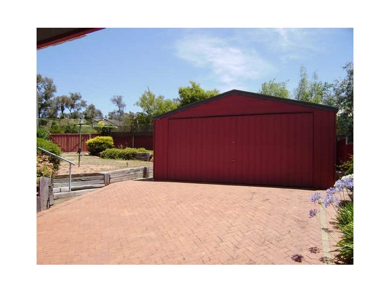 13 Shakespeare Street, Spring Gully VIC 3550