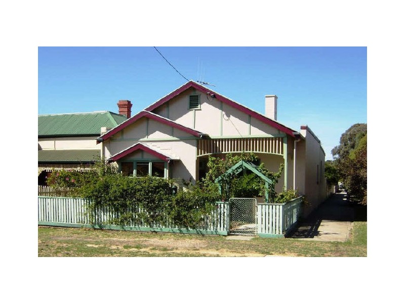 15 Palmerston Street, Quarry Hill VIC 3550