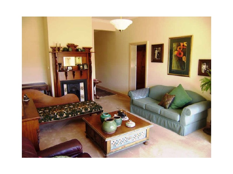 15 Palmerston Street, Quarry Hill VIC 3550