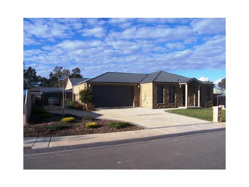 4 Alexander Close, Strathfieldsaye VIC 3551