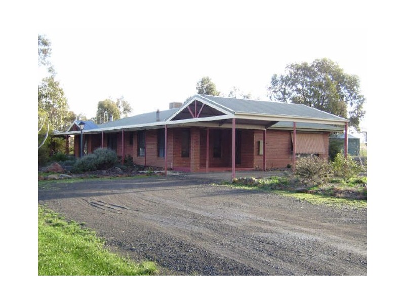 130 Powers Rd, Marong VIC 3515