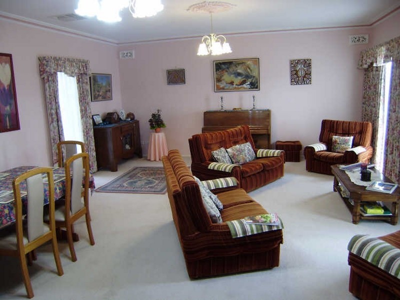 11 Proud Terrace, Flora Hill VIC 3550