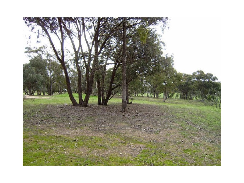 2/221 Mandurang South Rd, Mandurang South VIC 3551