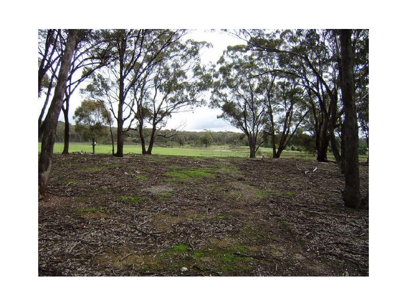 2/221 Mandurang South Rd, Mandurang South VIC 3551