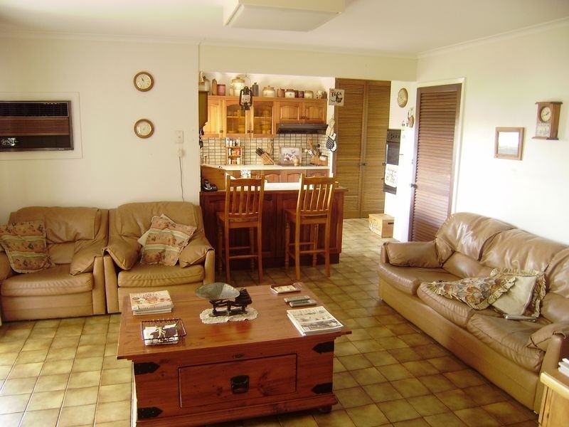 2 Hakea Street, Strathdale VIC 3550