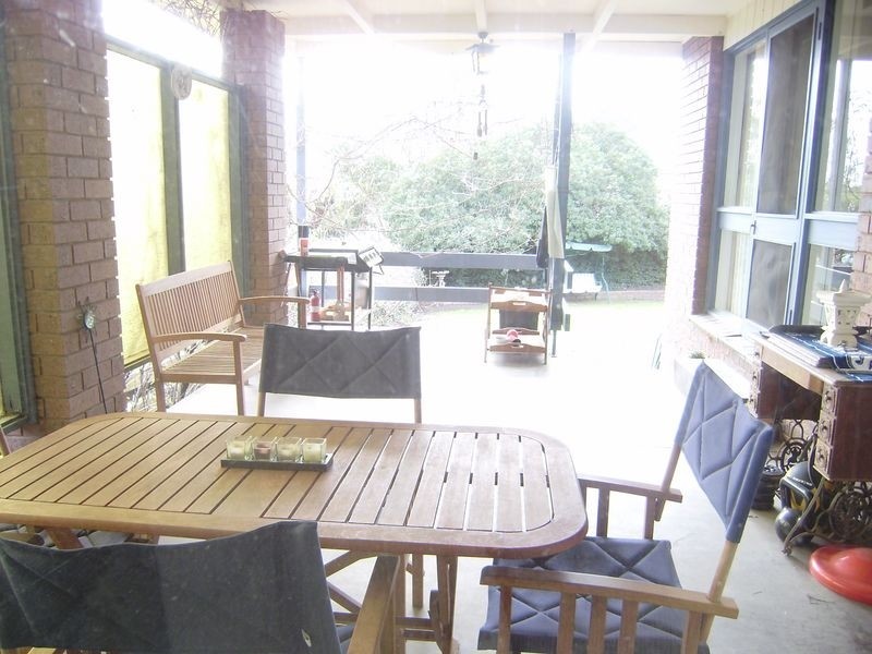 2 Hakea Street, Strathdale VIC 3550