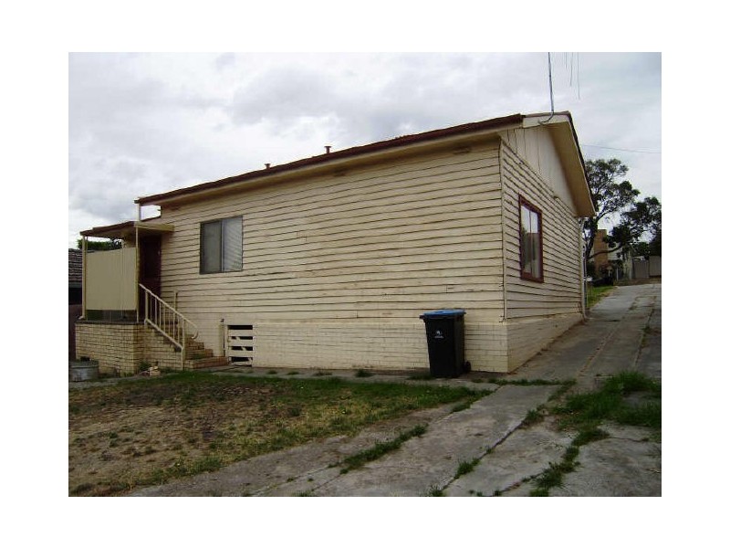 2/3 Weatherall Street, California Gully VIC 3556