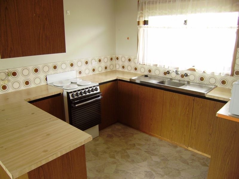 2/12 Retreat Road, Flora Hill VIC 3550