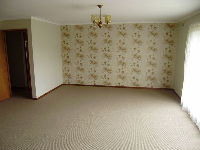 2/12 Retreat Road, Flora Hill VIC 3550