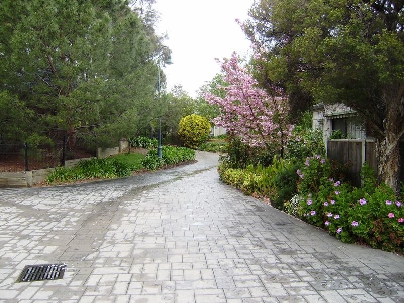 3 Birch Grove, Strathdale VIC 3550