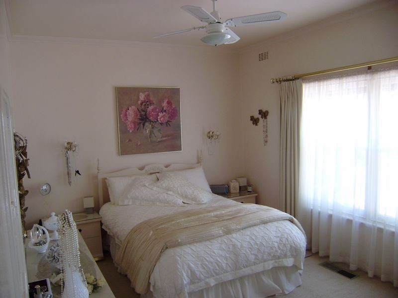 3 Holland Court, Kennington VIC 3550