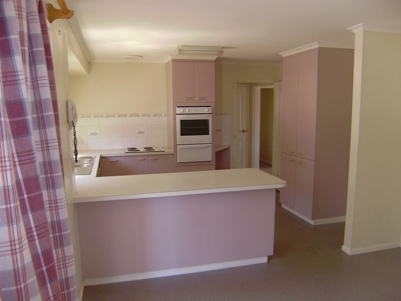 100 Burgoyne Street, Huntly VIC 3551