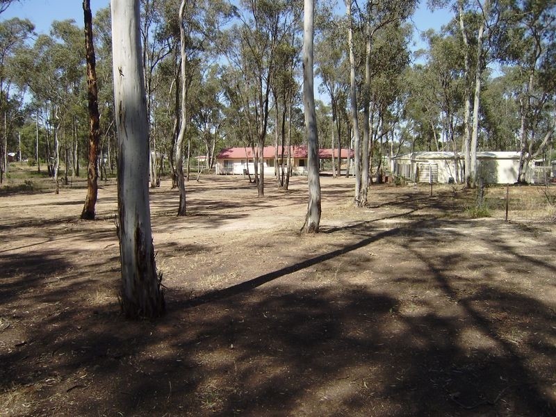 100 Burgoyne Street, Huntly VIC 3551