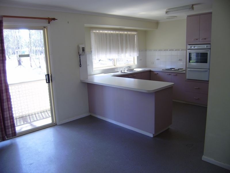 100 Burgoyne Street, Huntly VIC 3551