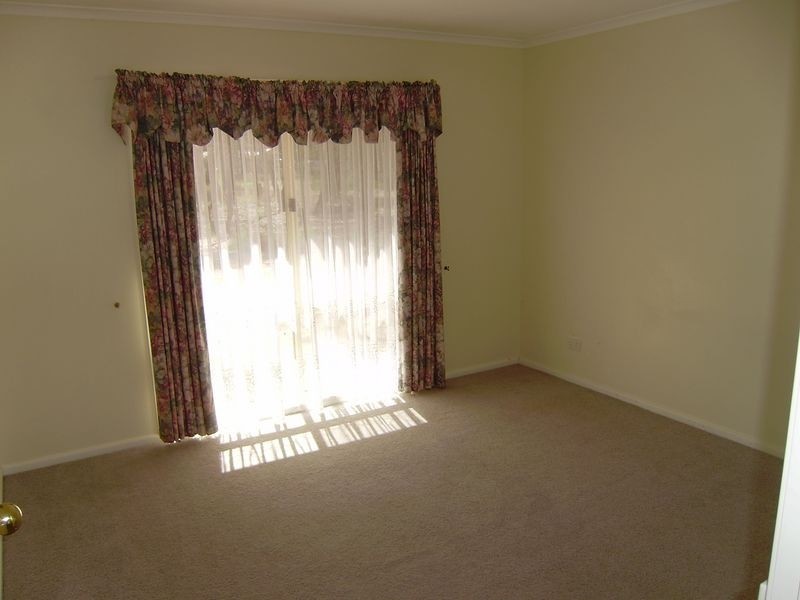 100 Burgoyne Street, Huntly VIC 3551