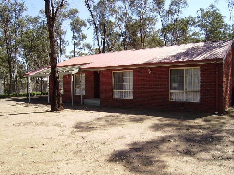 100 Burgoyne Street, Huntly VIC 3551