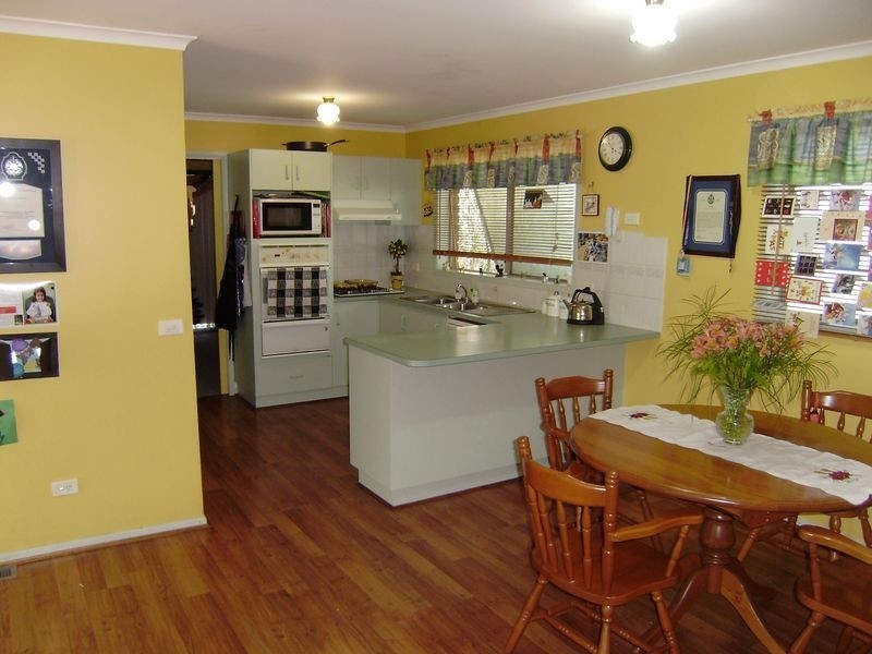 5 Anita Court, Kangaroo Flat VIC 3555