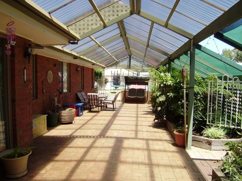 5 Anita Court, Kangaroo Flat VIC 3555