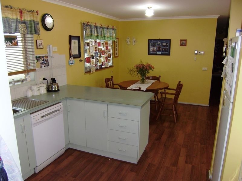 5 Anita Court, Kangaroo Flat VIC 3555